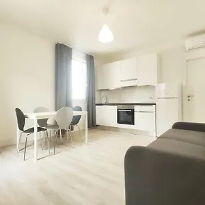  Appartamento Volta - Appena Ristrutturato - 100 Mt Da Piazza Mazzini